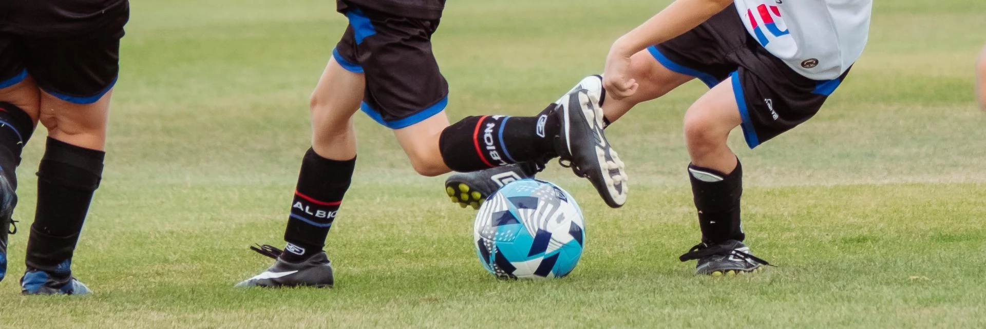 עולם הכדורגל בהדרכת מור שקד אקדמיה לכדורגל, אימונים אישיים, ימי הולדת ספורט וכדורגל, ימי גיבוש והרצאות